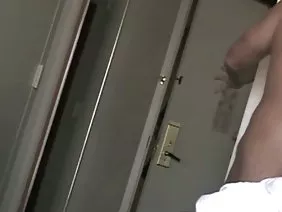 成年女士在两个洞塞满了公鸡