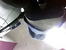 与蓝眼睛的黑发口交