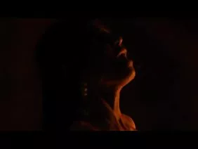黑白混血儿用性爱机器尝试了好色的肛门他妈的