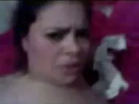 推开他女朋友的内裤，肛门撕裂她