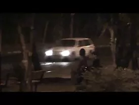两个黑发和一个金发女郎被一个害羞的男朋友搞砸了