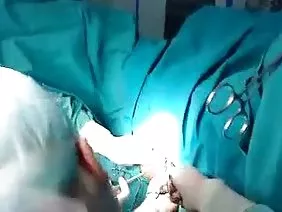 坚硬的BDSM与娇小的黑发