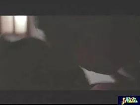 18岁的宝贝手淫与巨大的假阳具