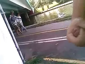 跳跃在长的riser的热的母狗