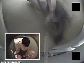 用鸡巴填充他的小鸡鸡巴