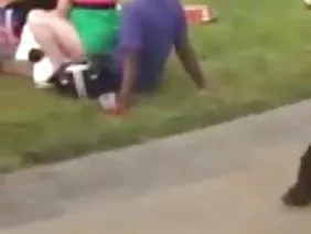 顽皮的女士们对舔阴和手指戳了一下很满意